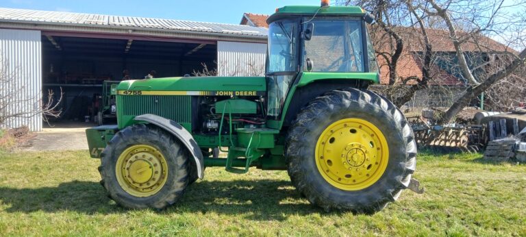 TRAKTOR JD 4755