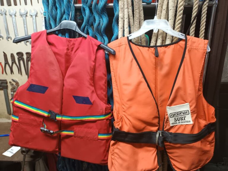 Nautički prsluci 2 komada