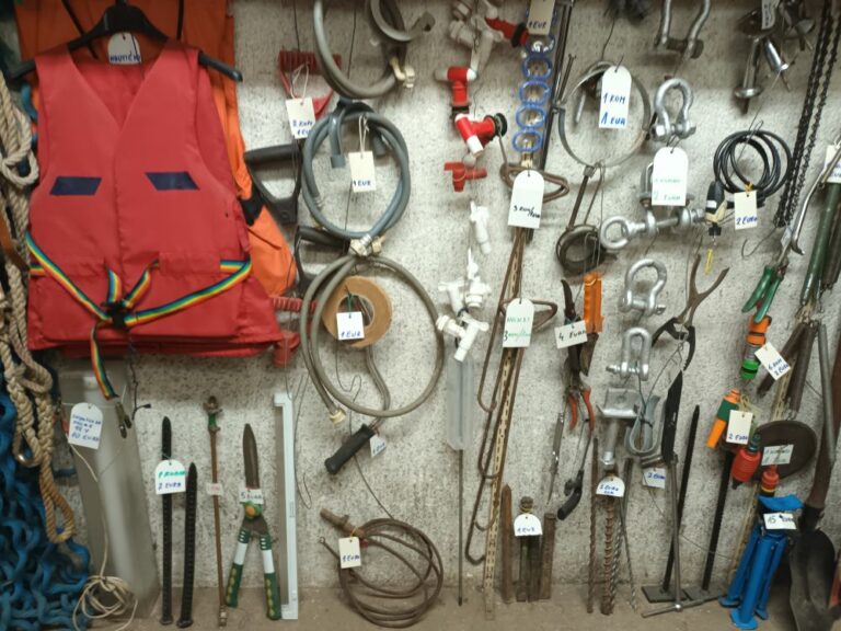 Ručni alati i razni lanci