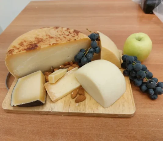 Prijavite se na 26. savjetovanje uzgajivača ovaca i koza u RH i 25. Izložbu hrvatskih ovčjih i kozjih sireva savjetovanje uzgajivača ovaca i koza