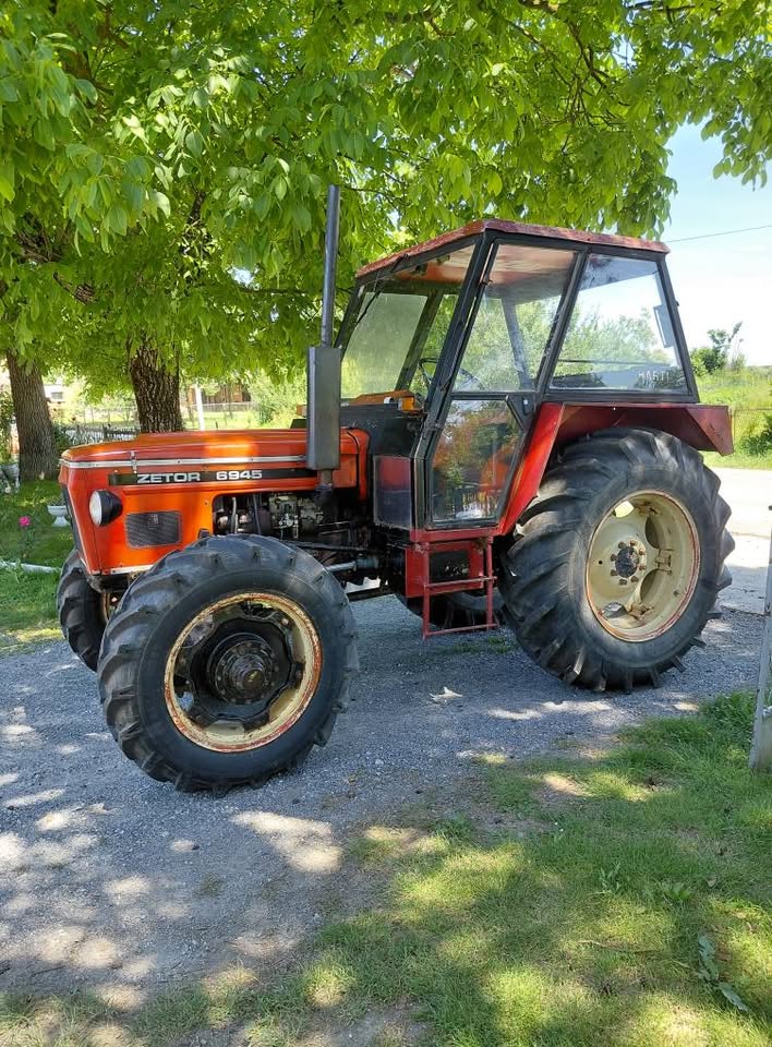 Traktor Zetor 6945