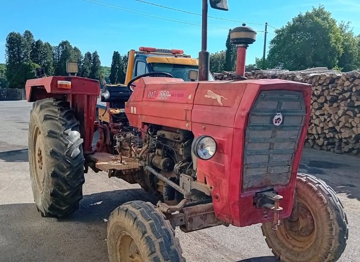 Traktor IMT 560