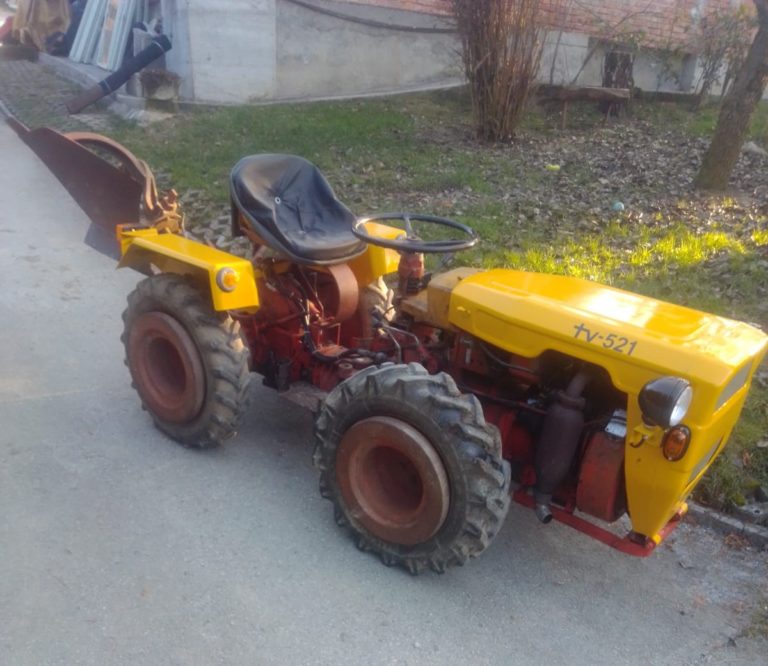 PRODANO -Traktor Tomo Vinković 521