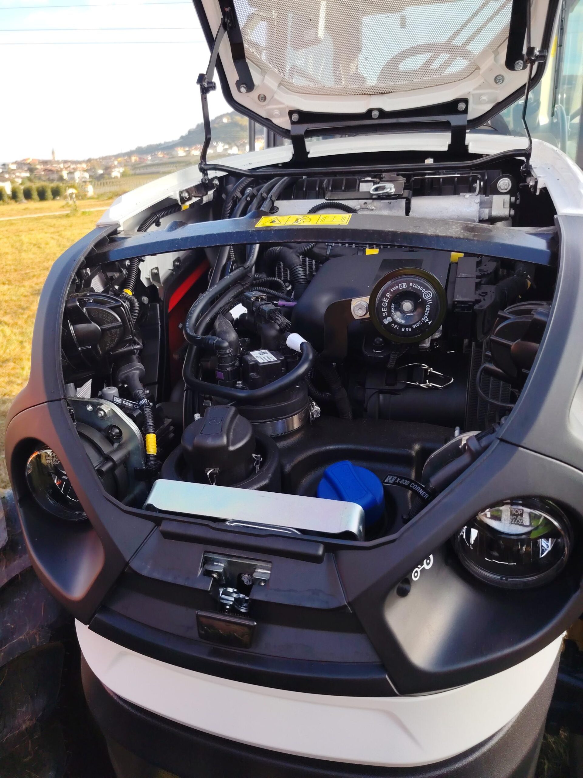 Voćarsko-vinogradarski traktor STEYR Spezial F CVT – fotografija 1
