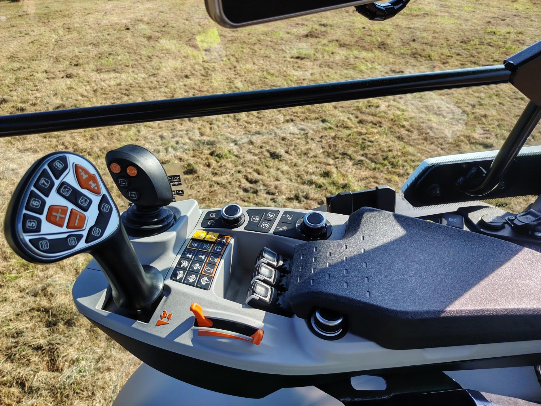 Voćarsko-vinogradarski traktor STEYR Spezial F CVT – fotografija 3