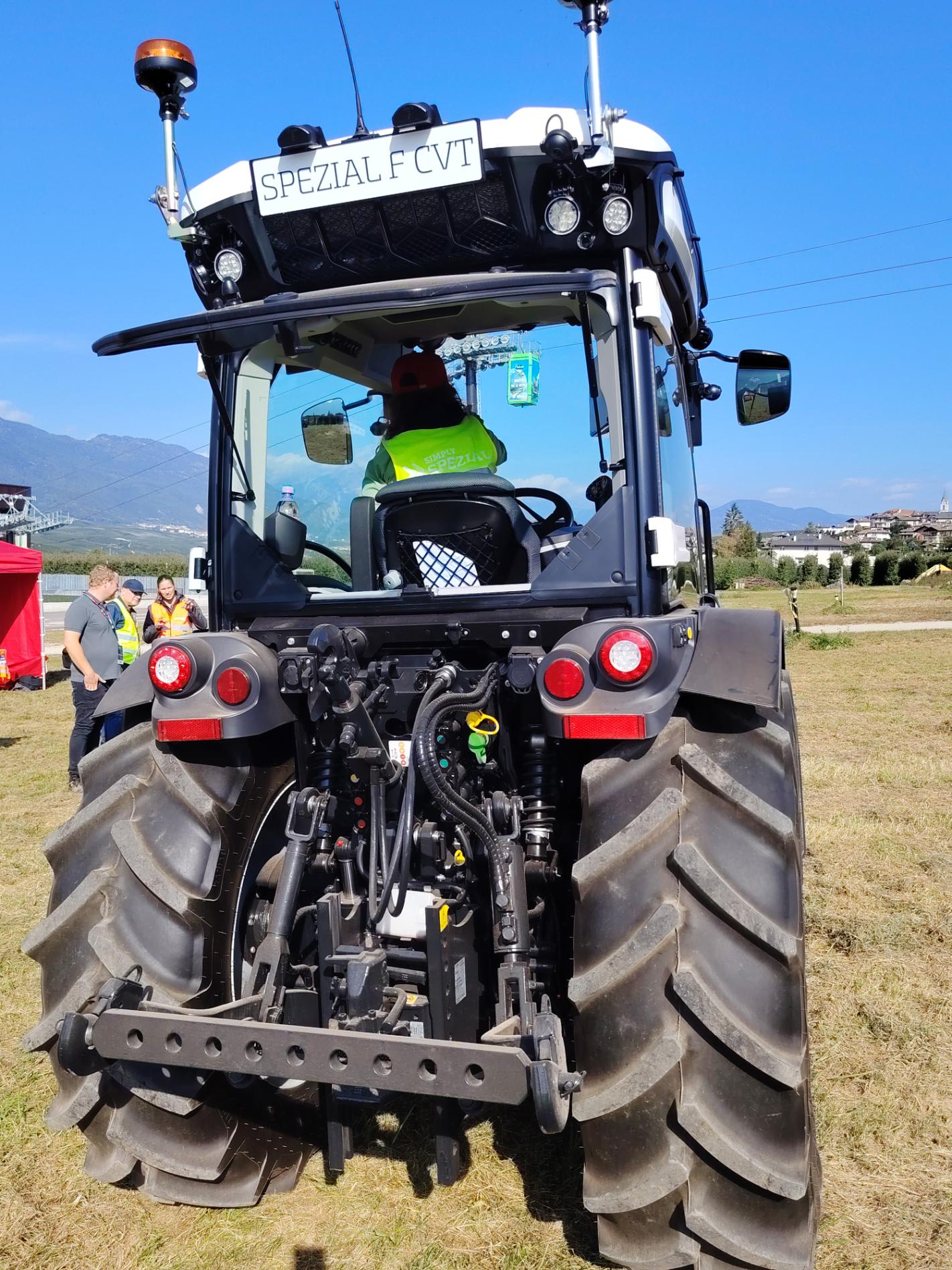 Voćarsko-vinogradarski traktor STEYR Spezial F CVT – fotografija 6