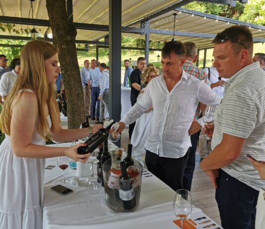 Održan poslovni susret vinara Slavonije i hrvatskog Podunavlja s kupcima u BIH