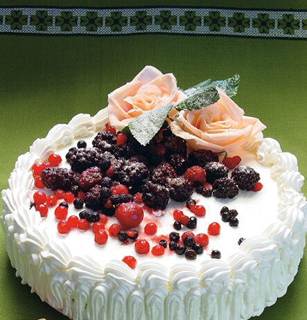Torta od sira sa svježim voćem