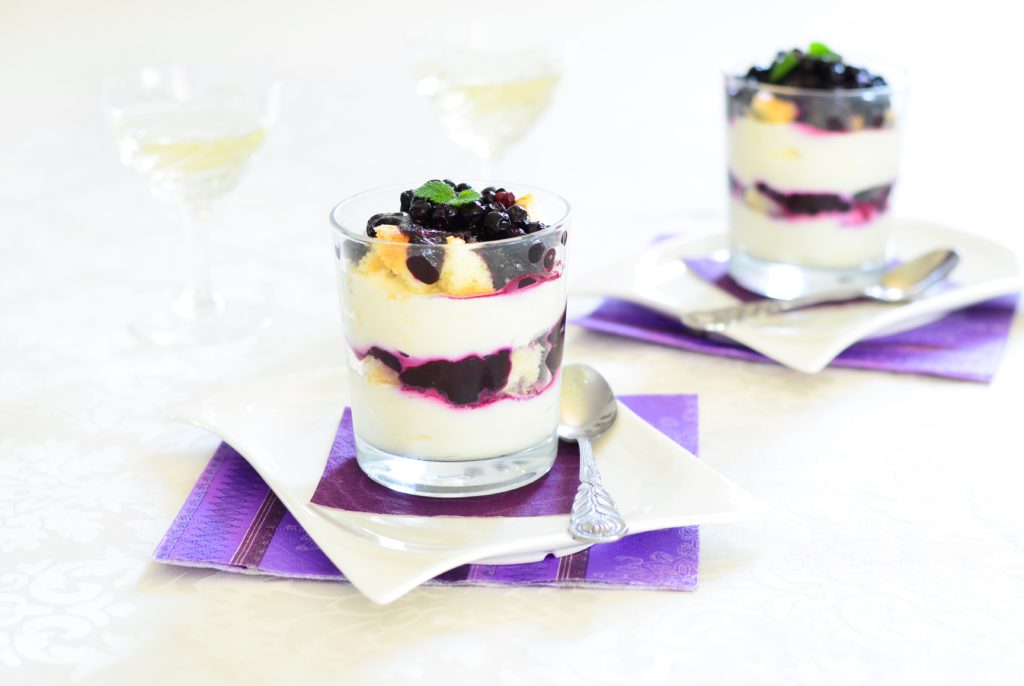 kolač od borovnica borovnice trifle od borovnica
