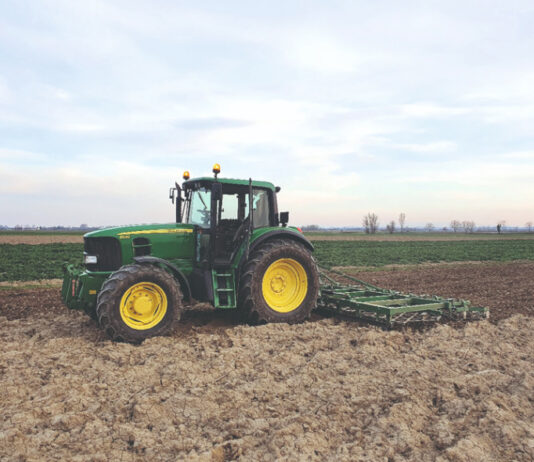 Zatvaranje zimske brazde klinastim branama