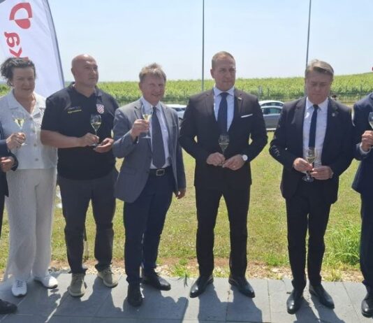 Ministar Vlajčić potpisao Sporazum za organizaciju 71. Svjetskog natjecanja orača