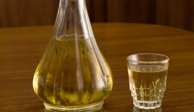 pomiješati vino s vodom prije pečenja rakije