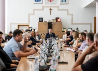 Ministar Vlajčić održao sastanak kriznog stožera Brodsko-posavske županije