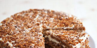 Slojevita torta s mrkvicom
